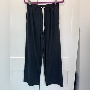 Vuori Halo Essential Wideleg Black Heather Pants L — DreamKnit™ Wide Leg Lounge